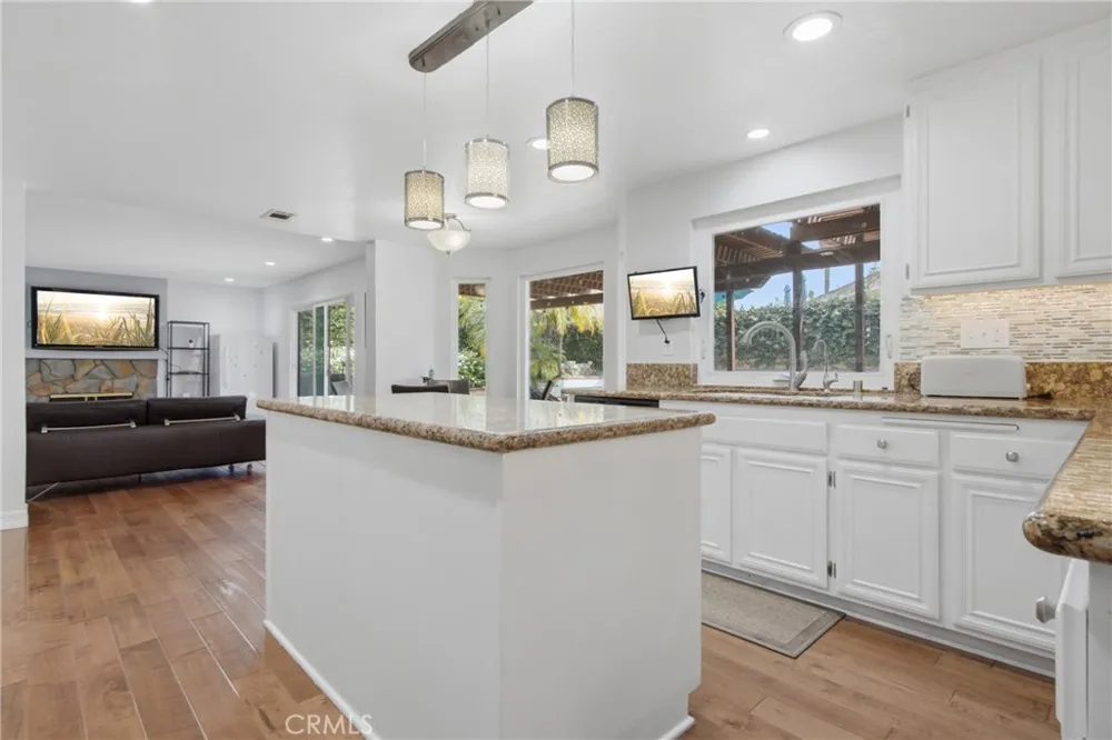 11530 Moonridge Whittier, CA 90601