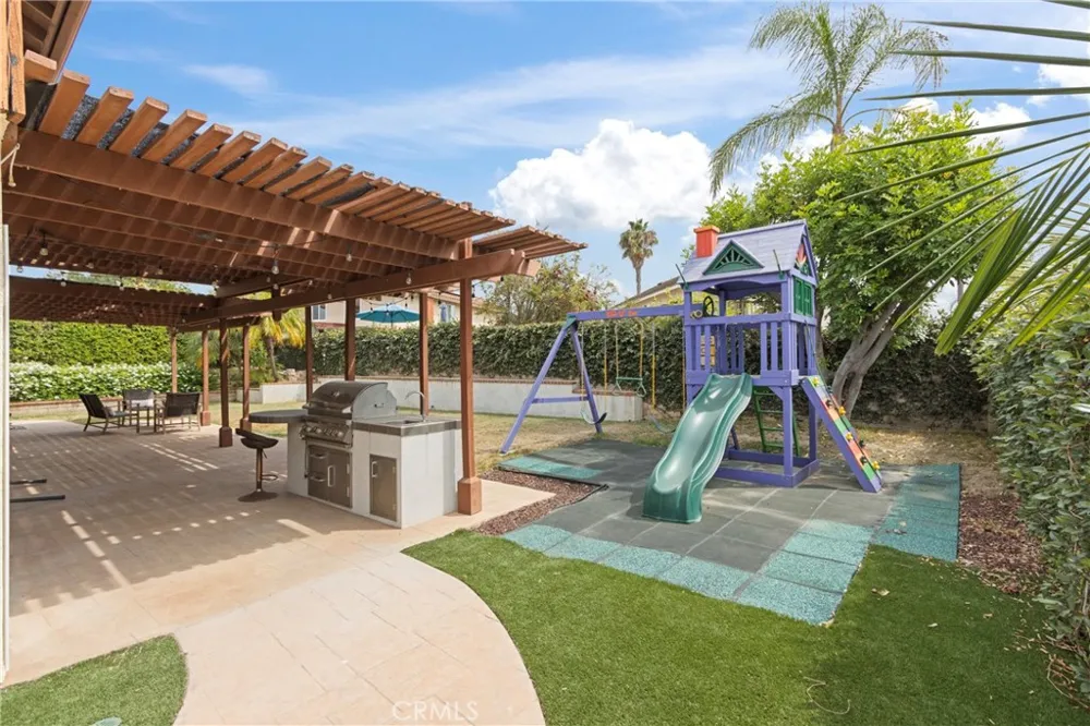 11530 Moonridge Whittier, CA 90601