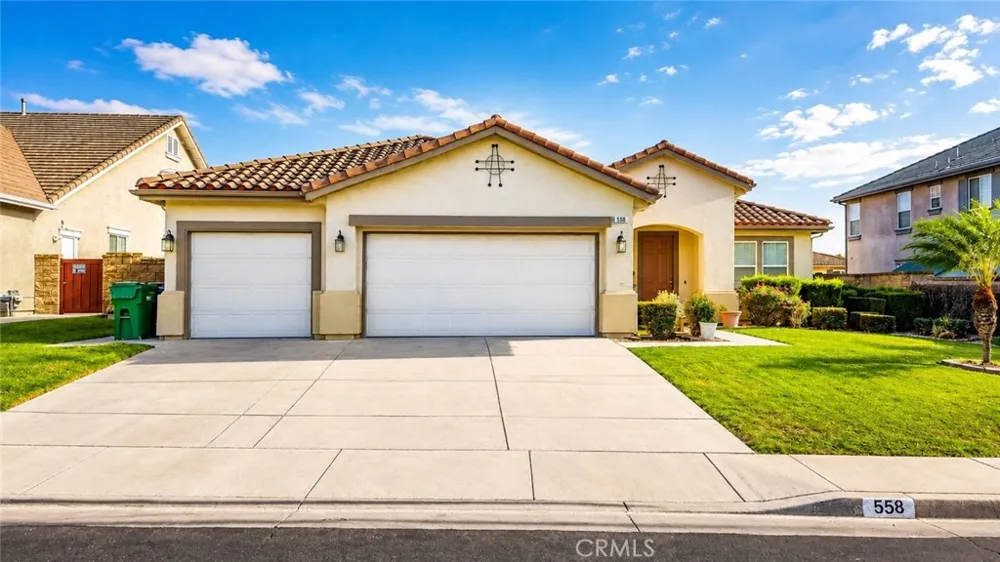 558 Calderone Corona, CA 92879