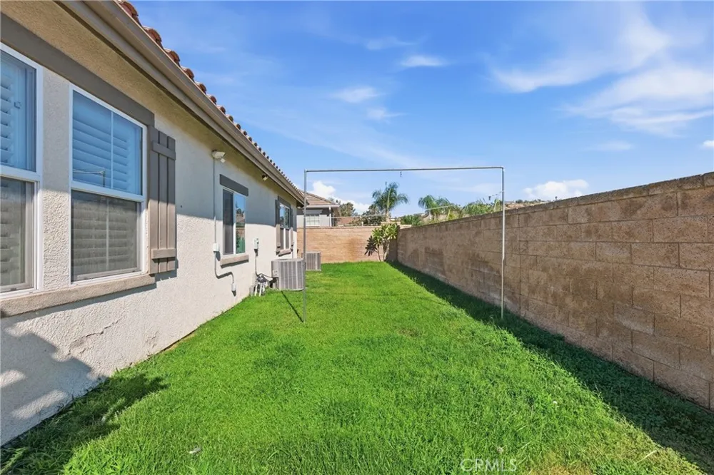 558 Calderone Corona, CA 92879
