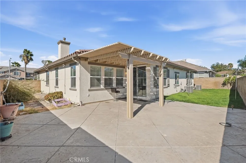 558 Calderone Corona, CA 92879
