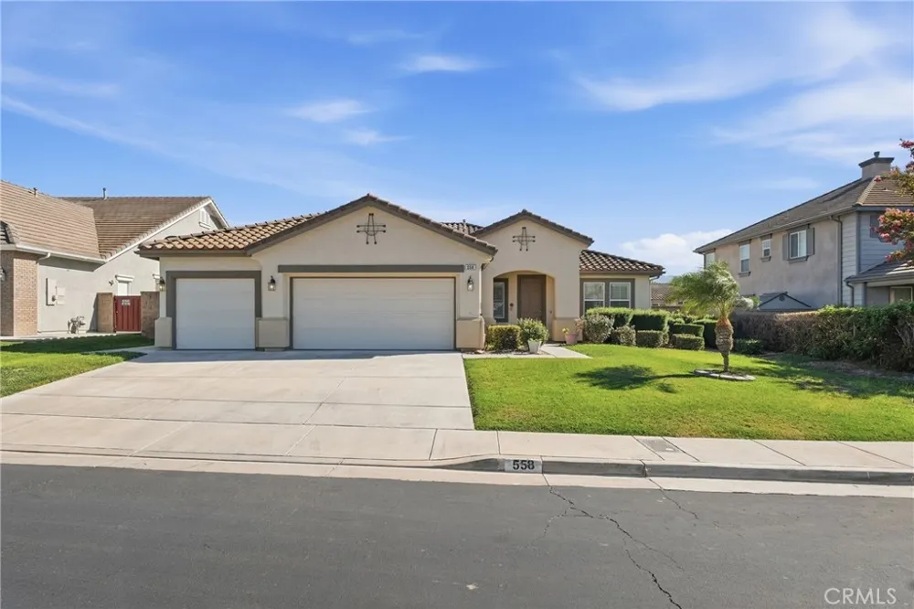 558 Calderone Corona, CA 92879