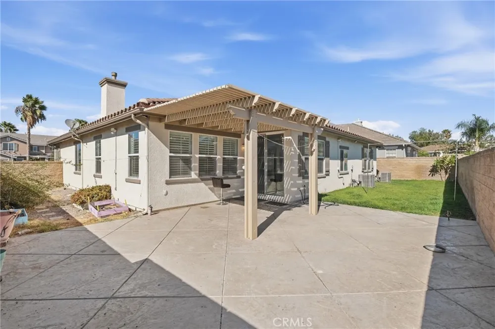 558 Calderone Corona, CA 92879