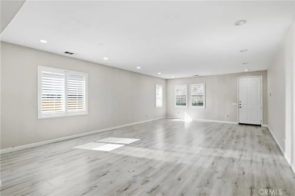 558 Calderone Corona, CA 92879