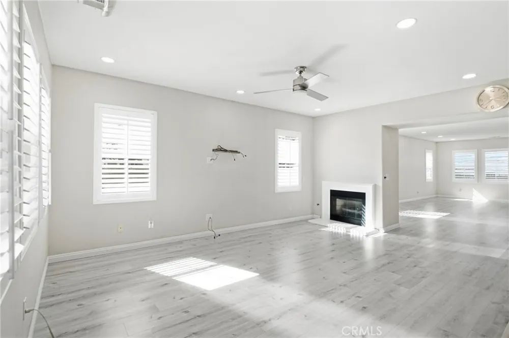 558 Calderone Corona, CA 92879