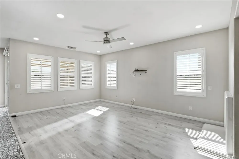 558 Calderone Corona, CA 92879