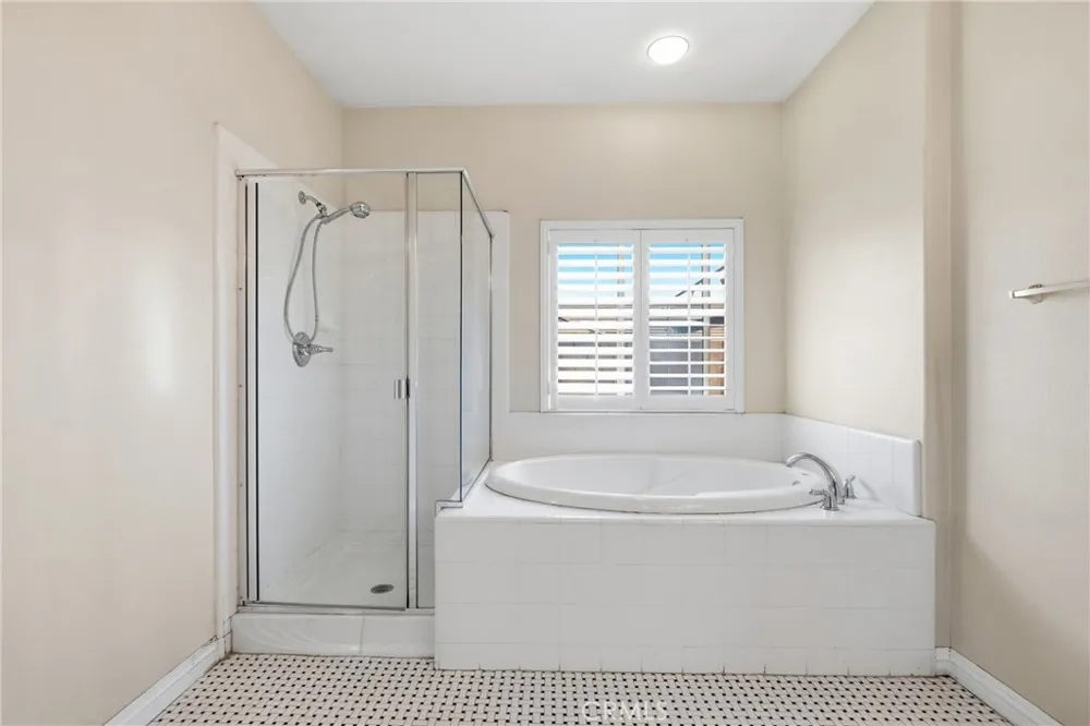 558 Calderone Corona, CA 92879