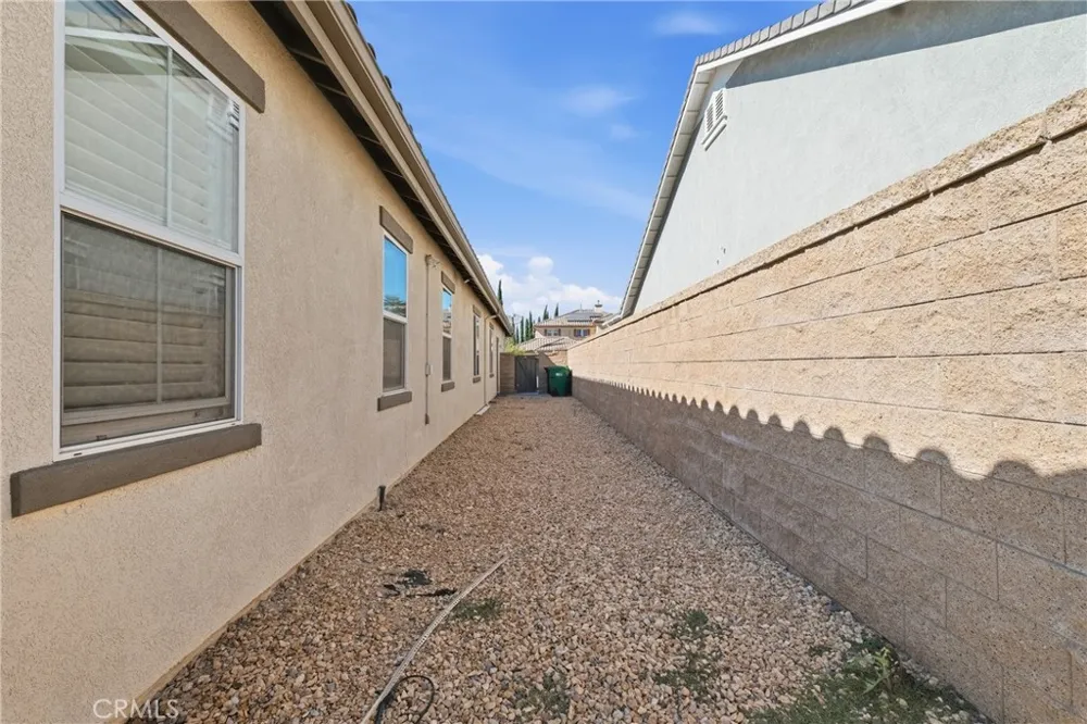 558 Calderone Corona, CA 92879