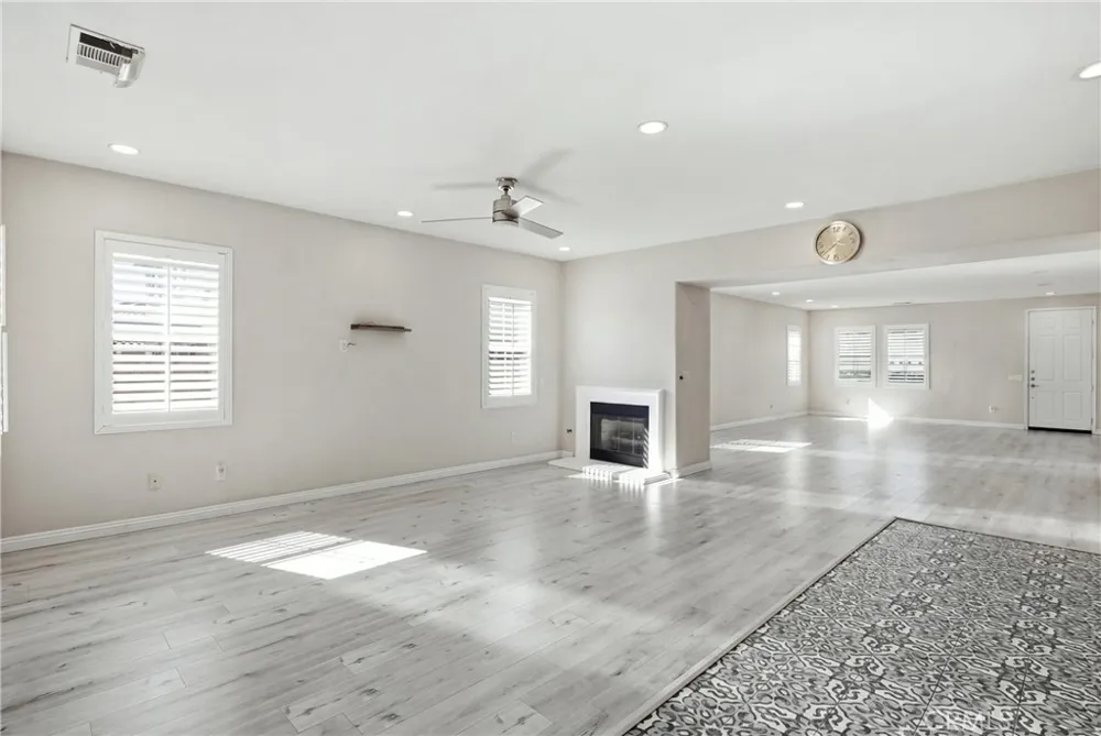 558 Calderone Corona, CA 92879
