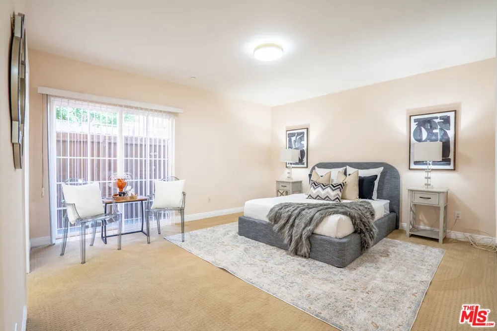616 S Wilton Place #103 Los Angeles, CA 90005