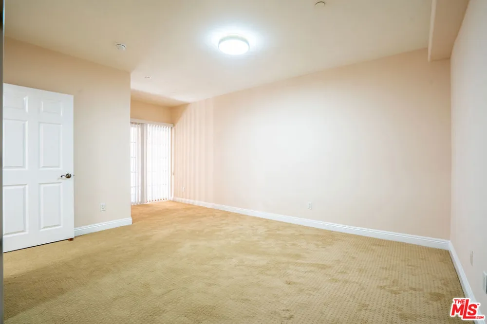 616 S Wilton Place #103 Los Angeles, CA 90005