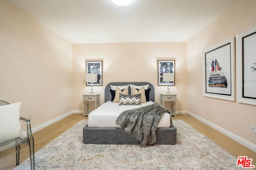 616 S Wilton Place #103 Los Angeles, CA 90005