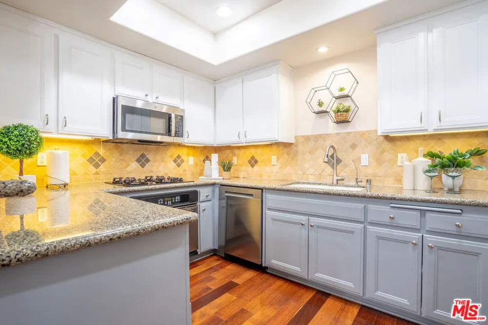 616 S Wilton Place #103 Los Angeles, CA 90005