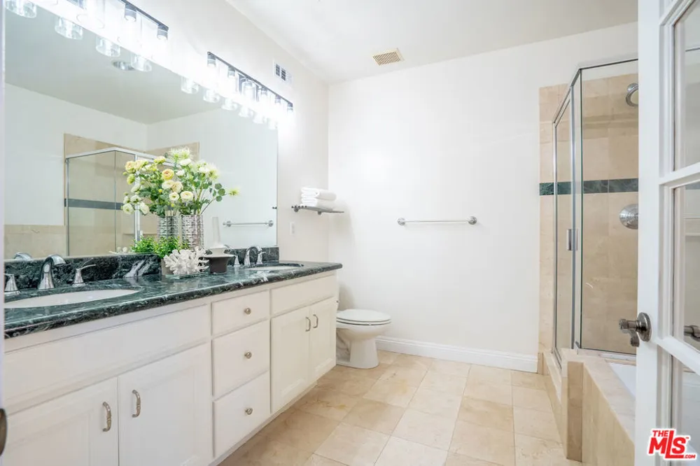 616 S Wilton Place #103 Los Angeles, CA 90005