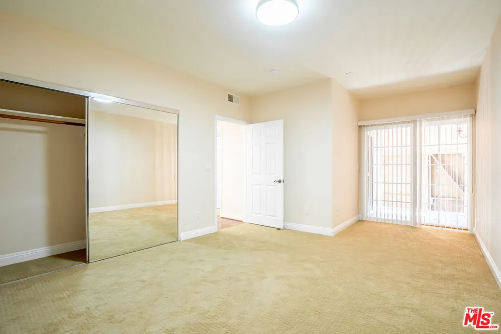 616 S Wilton Place #103 Los Angeles, CA 90005