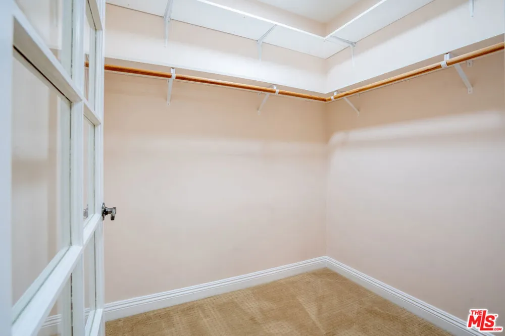 616 S Wilton Place #103 Los Angeles, CA 90005