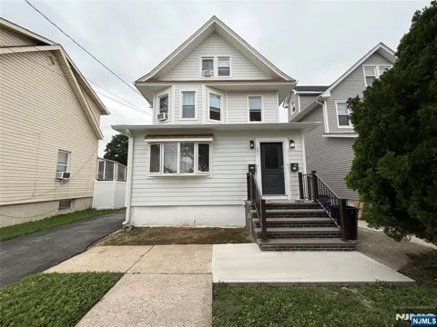 21 Livingston Avenue 2nd fl