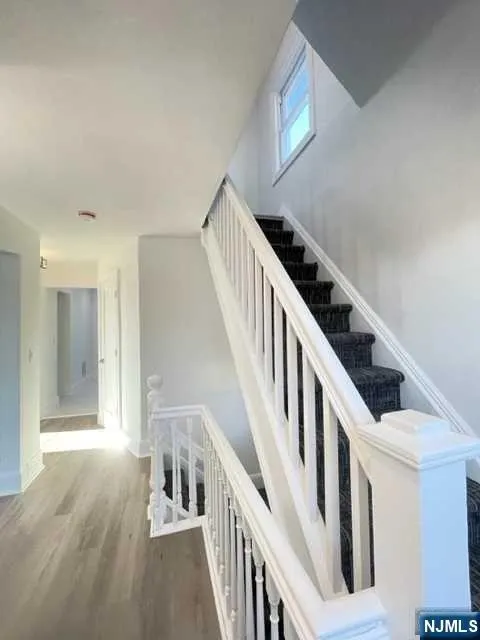 21 Livingston Avenue 2nd fl Lyndhurst, NJ 07071