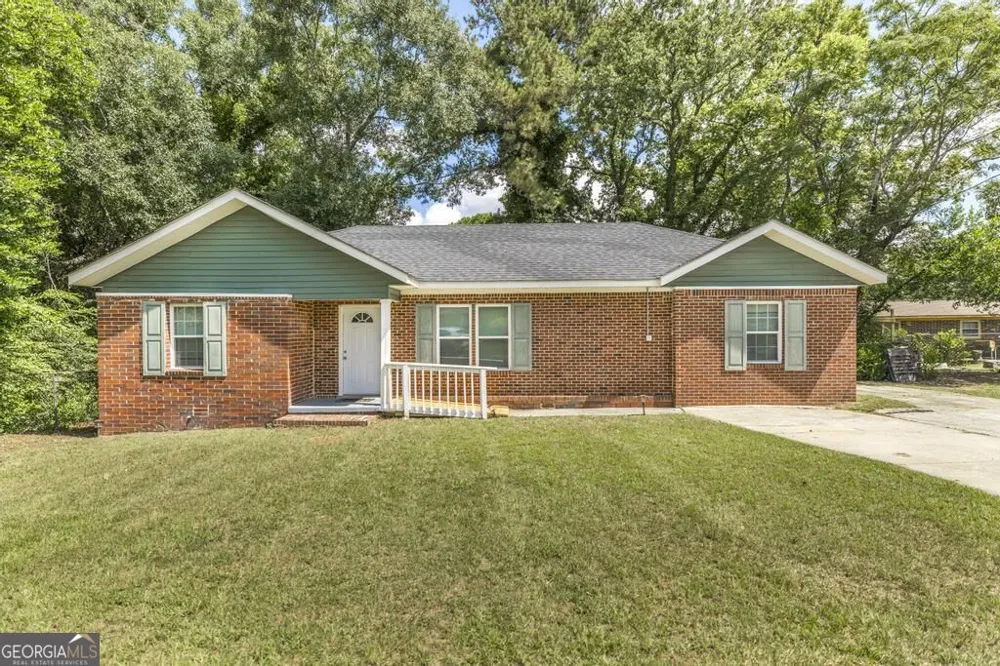 3857 Gadson DR Macon, GA 31204