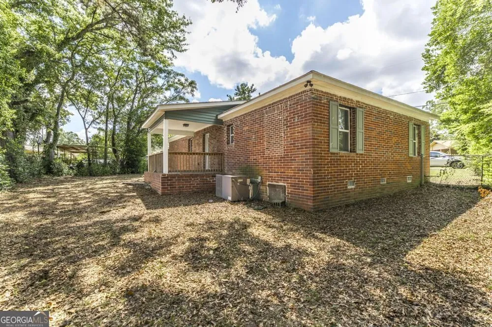 3857 Gadson DR Macon, GA 31204