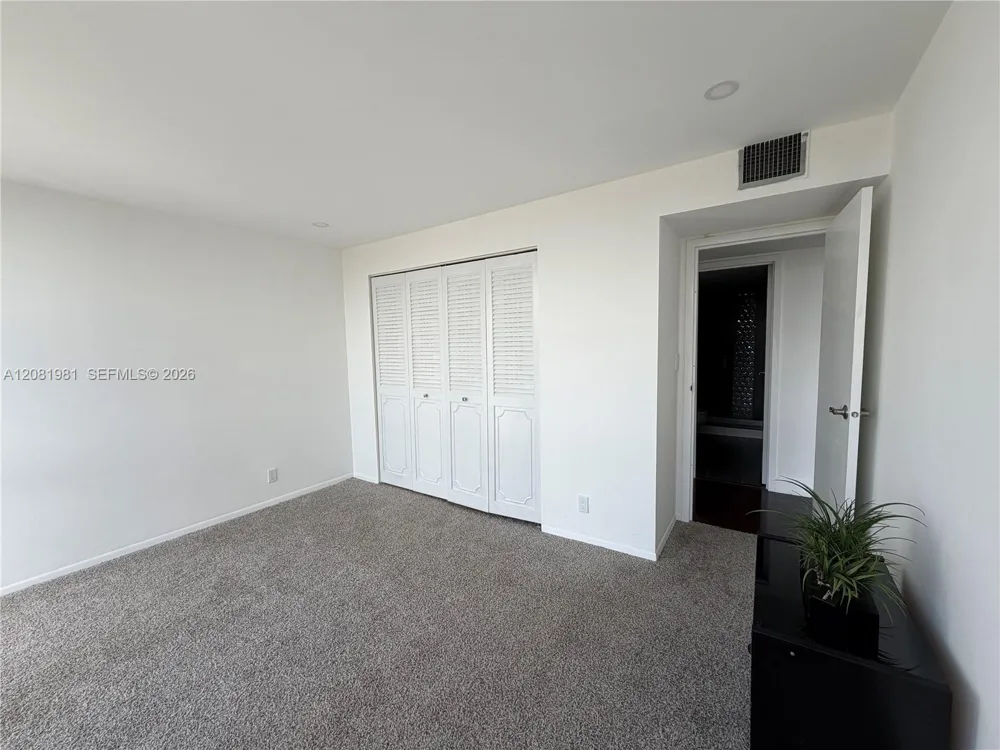 1000 Parkview Dr #531 Hallandale Beach, FL 33009