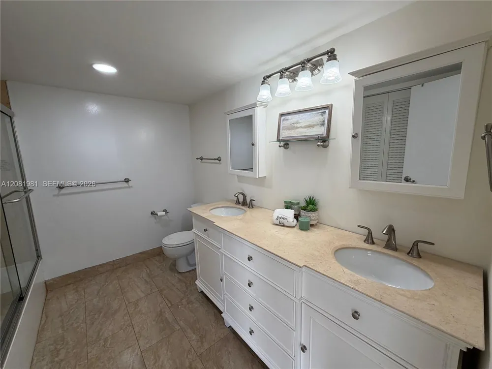 1000 Parkview Dr #531 Hallandale Beach, FL 33009