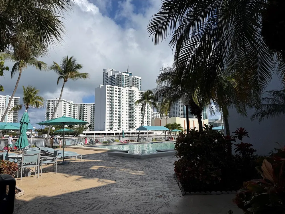 1000 Parkview Dr #531 Hallandale Beach, FL 33009