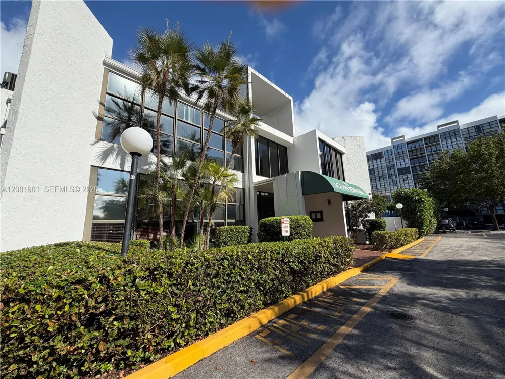 1000 Parkview Dr #531 Hallandale Beach, FL 33009
