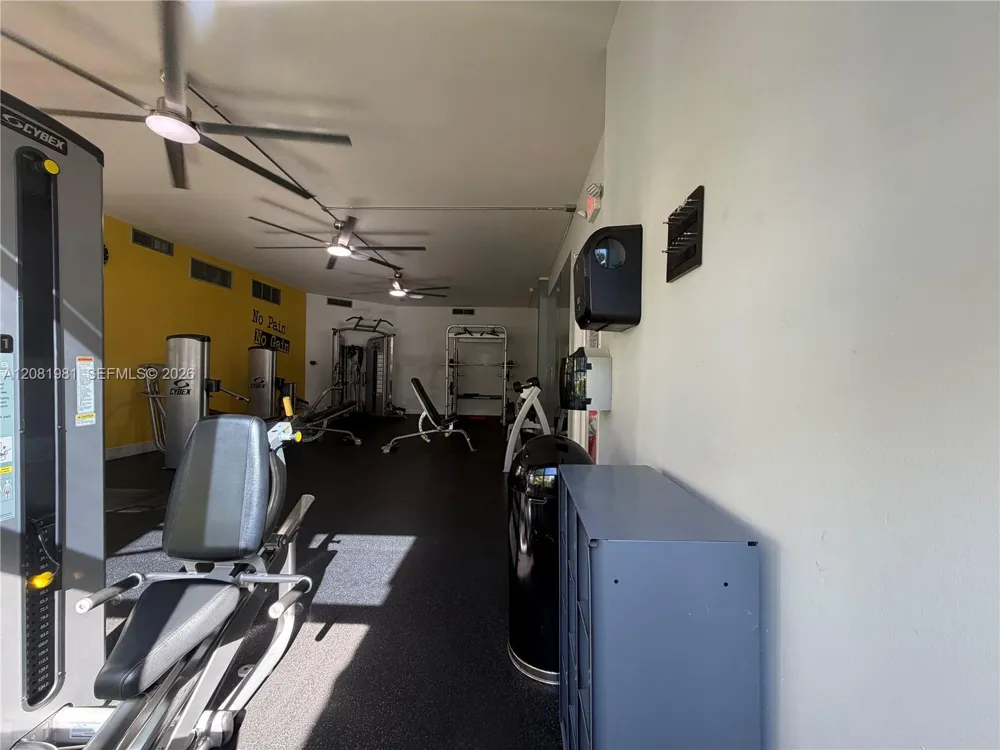 1000 Parkview Dr #531 Hallandale Beach, FL 33009