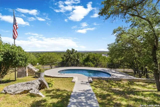 318 Remington Dr Bergheim, TX 78004