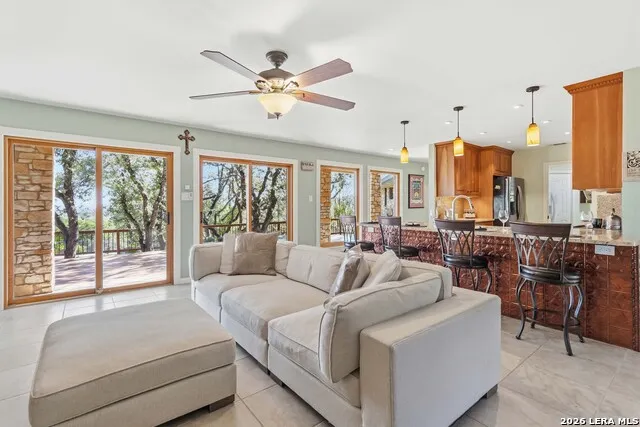 318 Remington Dr Bergheim, TX 78004