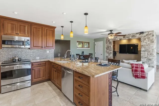 318 Remington Dr Bergheim, TX 78004