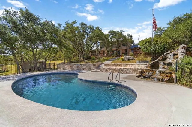 318 Remington Dr Bergheim, TX 78004
