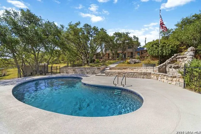 318 Remington Dr Bergheim, TX 78004