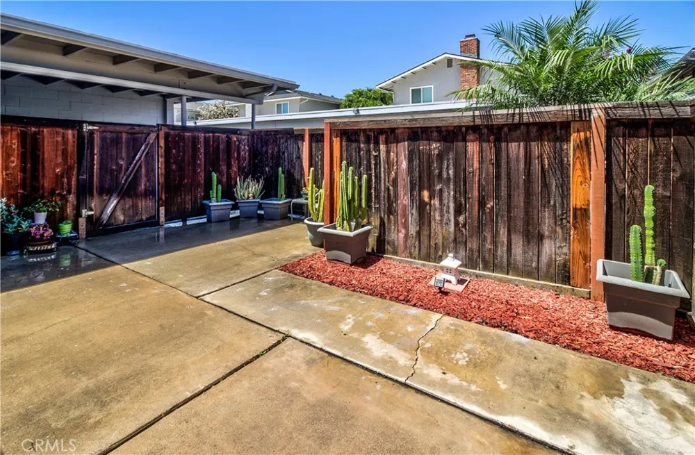 1159 E 1st Tustin, CA 92780