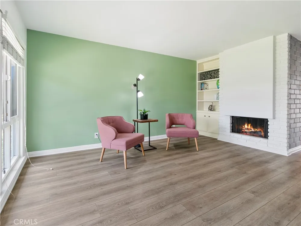 1159 E 1st Tustin, CA 92780