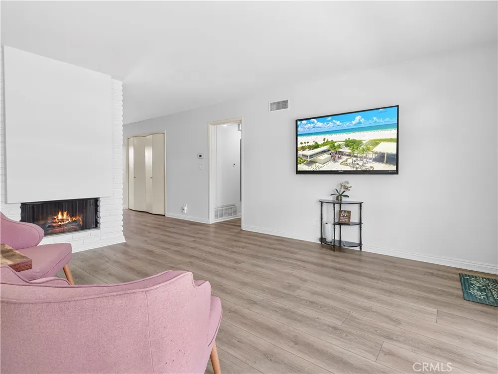 1159 E 1st Tustin, CA 92780