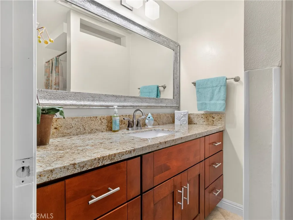 1159 E 1st Tustin, CA 92780