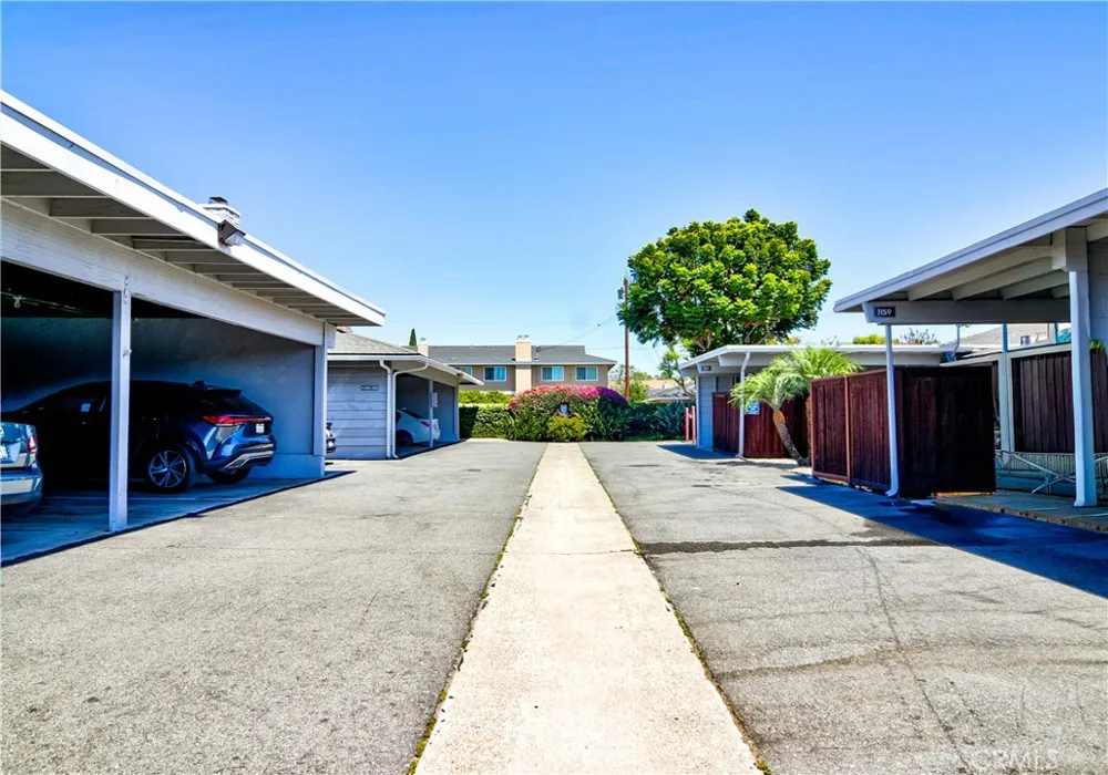 1159 E 1st Tustin, CA 92780