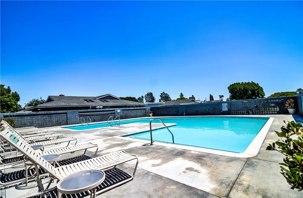1159 E 1st Tustin, CA 92780