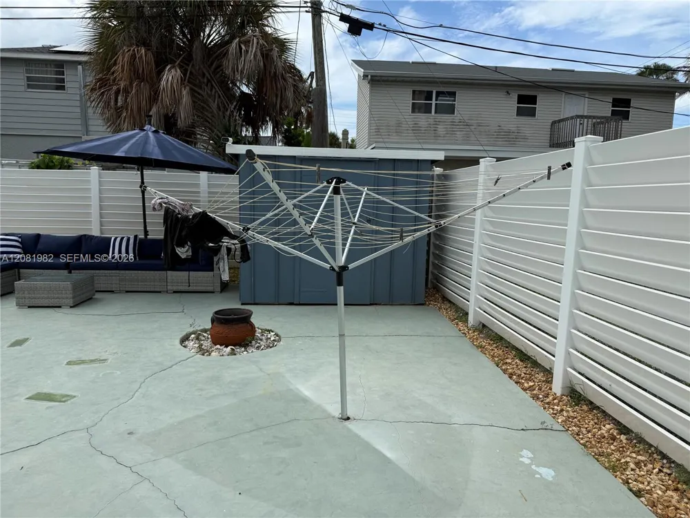 52 45th St Petersburg, FL 33706