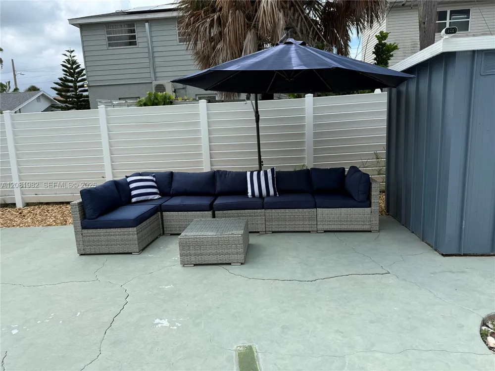 52 45th St Petersburg, FL 33706