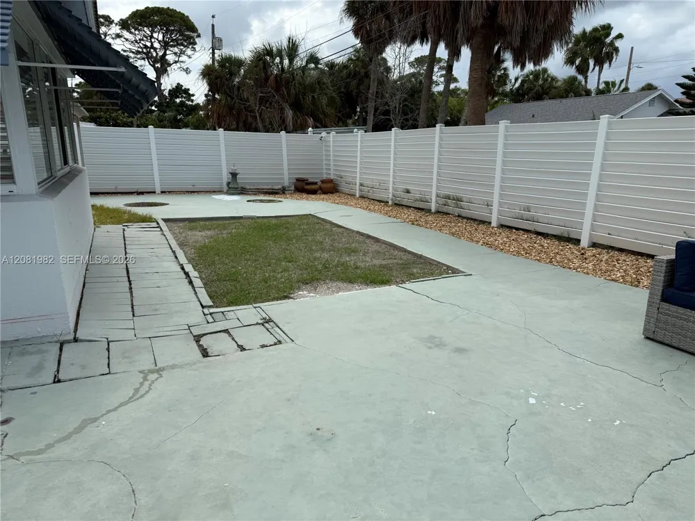 52 45th St Petersburg, FL 33706
