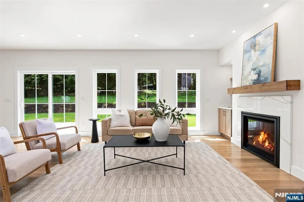 16 Butternut Avenue Midland Park, NJ 07432