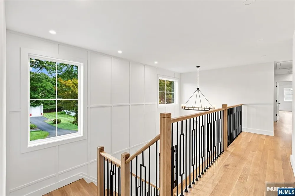 16 Butternut Avenue Midland Park, NJ 07432