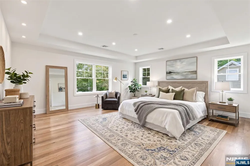 16 Butternut Avenue Midland Park, NJ 07432