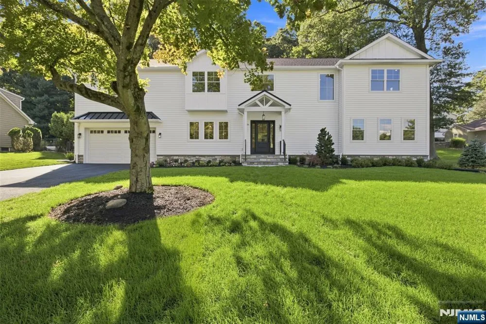 16 Butternut Avenue Midland Park, NJ 07432