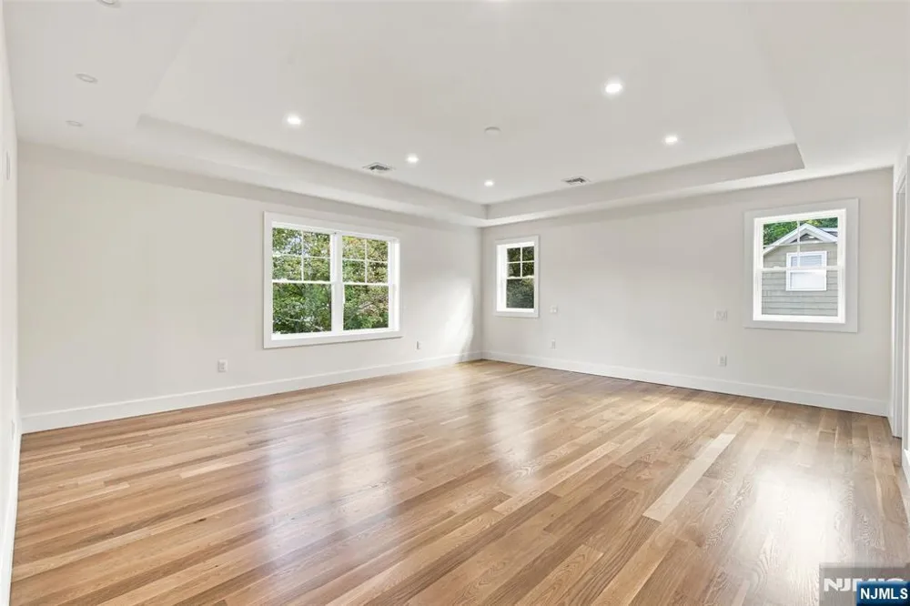 16 Butternut Avenue Midland Park, NJ 07432