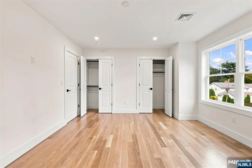 16 Butternut Avenue Midland Park, NJ 07432