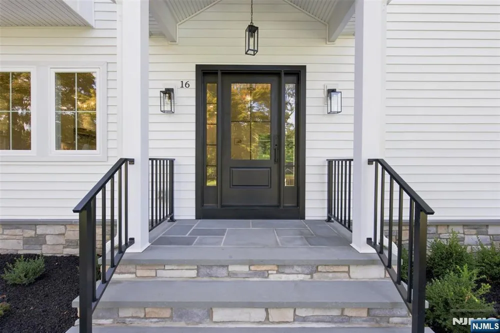 16 Butternut Avenue Midland Park, NJ 07432
